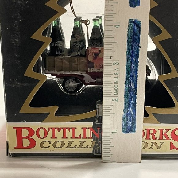 VTG Enesco: Delivery For Santa - Coca-Cola - Bottling Works Christmas Ornament - Picture 3 of 5